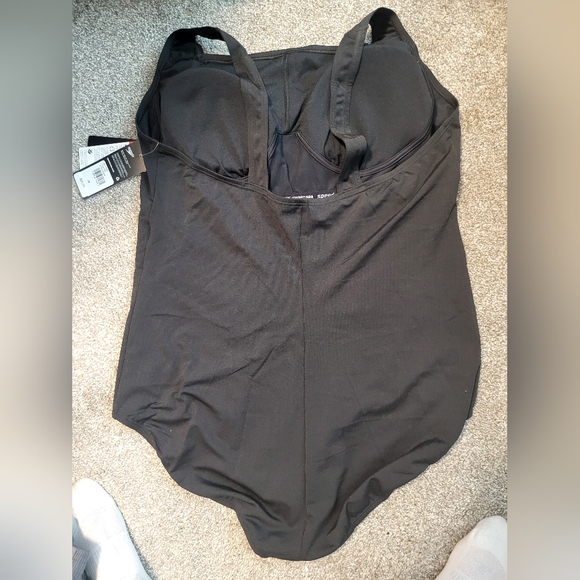 Women's speedo suit with HydroBra size 24 (Plus) - Picture 2 of 3